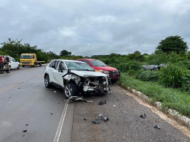 Grave Acidente Entre Dois Carros Deixa Mortos E Feridos Na MGC 135 Em