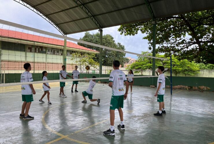 Mais de 100 alunos são cadastrados no vôlei da Escola de Esportes - Foto: AEESB/Divulgação