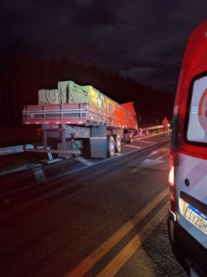 Acidente ocorreu na BR-251 - Foto: Samu / Divulgação