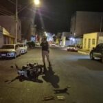 Mãe e filho ficaram feridos em acidente - Foto: Polícia Militar/Divulgação