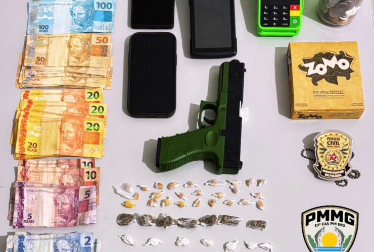 Material apreendido pela Polícia.