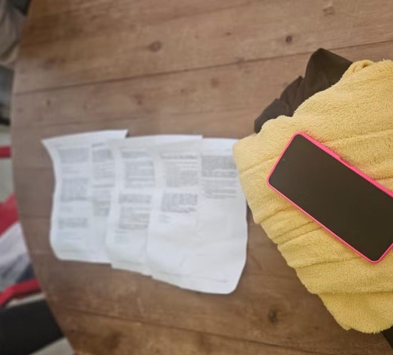 Celular, anotações e folhas do caderno de resposta foram apreendidas