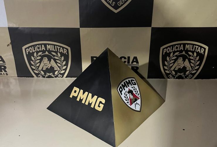 Arma apreendida pela PM.