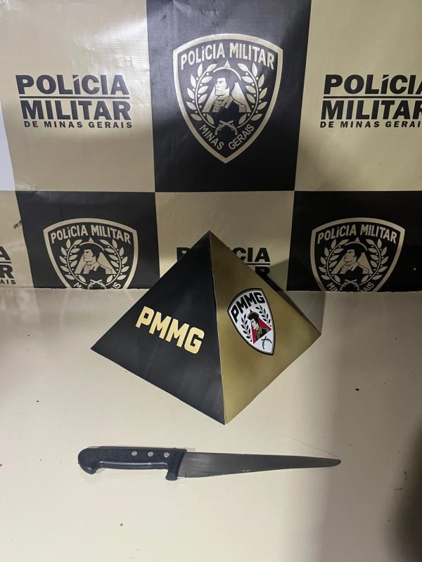 Arma apreendida pela PM.
