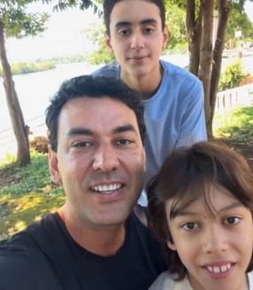 Thales com os filhos Miguel e Benício - Foto: Divulgação/Redes Sociais