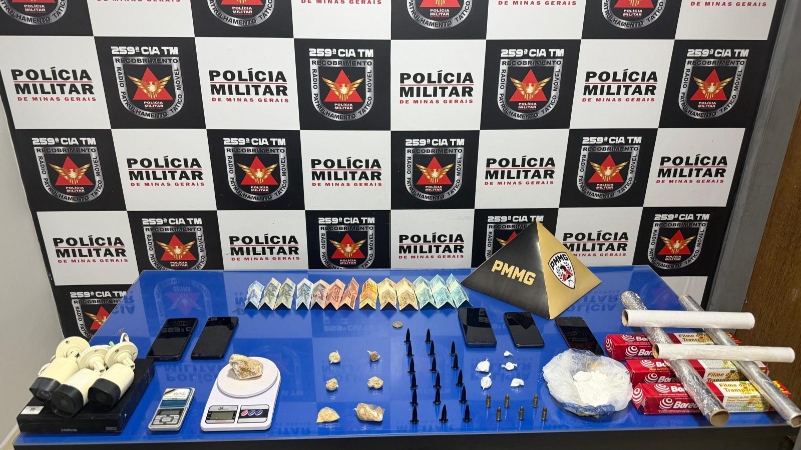 Grande quantidade de drogas foi apreendida - Foto: PMMG/Divulgação