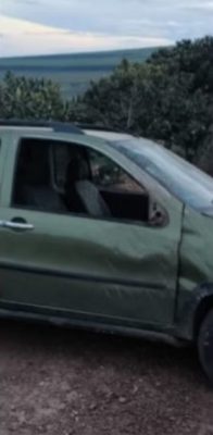 Caminhonete capotou em uma descida íngrime - Foto: Divulgação/Redes Sociais