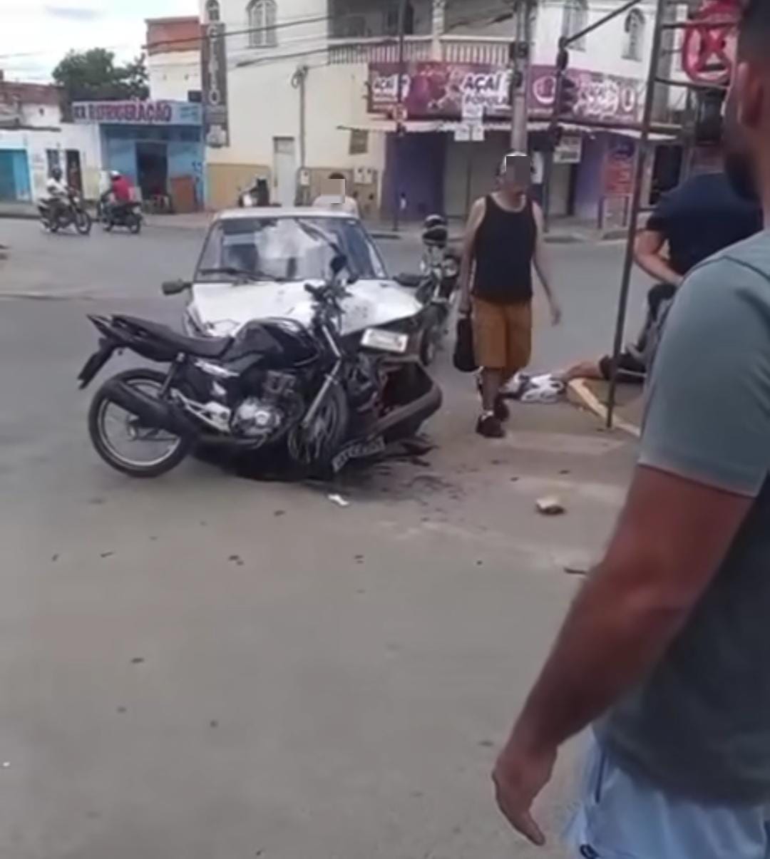Acidente ocorreu na manhã desta segunda-feira (6) - Foto: Redes Sociais