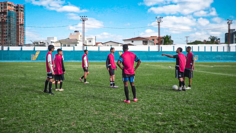 Seletiva busca talentos da bola em Montes Claros