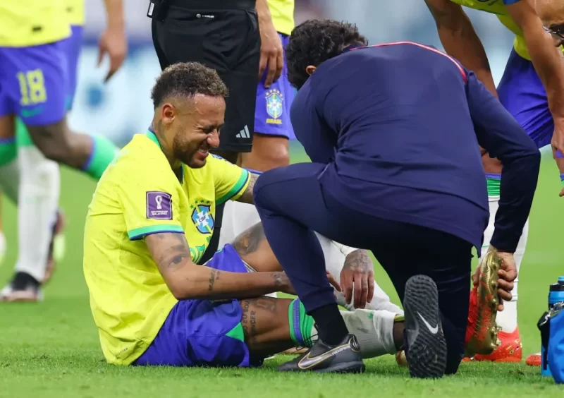 Neymar vai poder jogar? Veja o que disse o médico da seleção brasileira de  futebol sobre o quadro de saúde de Neymar Jr. e Danilo
