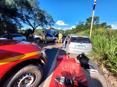 Acidente deixa dois policiais feridos na BR-251 em Montes Claros (MG) -  Notícias - R7 Minas Gerais