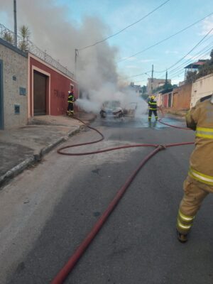 Incêndio em veículo