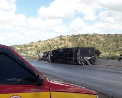 BR-251 é liberada após 23 horas de interdição nos dois sentidos; carreta de  combustível tombou em Francisco Sá, Grande Minas