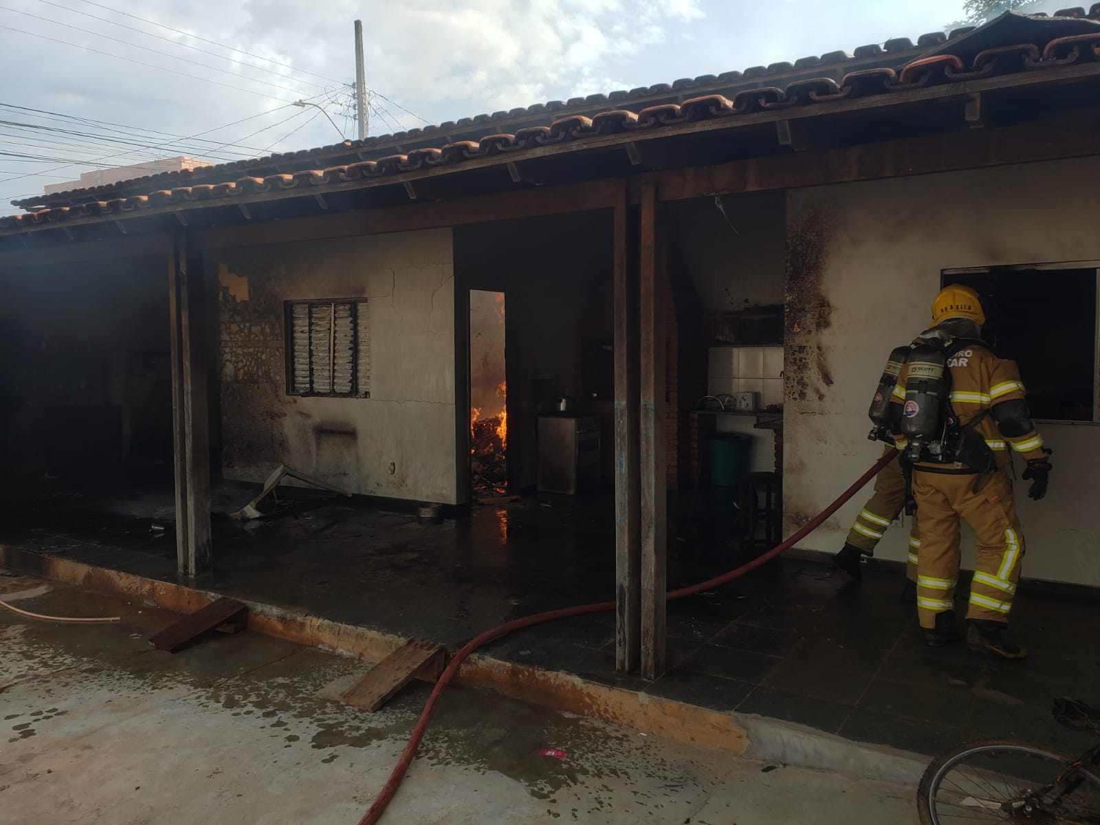 Ar-condicionado ligado provoca incêndio em Montes Claros