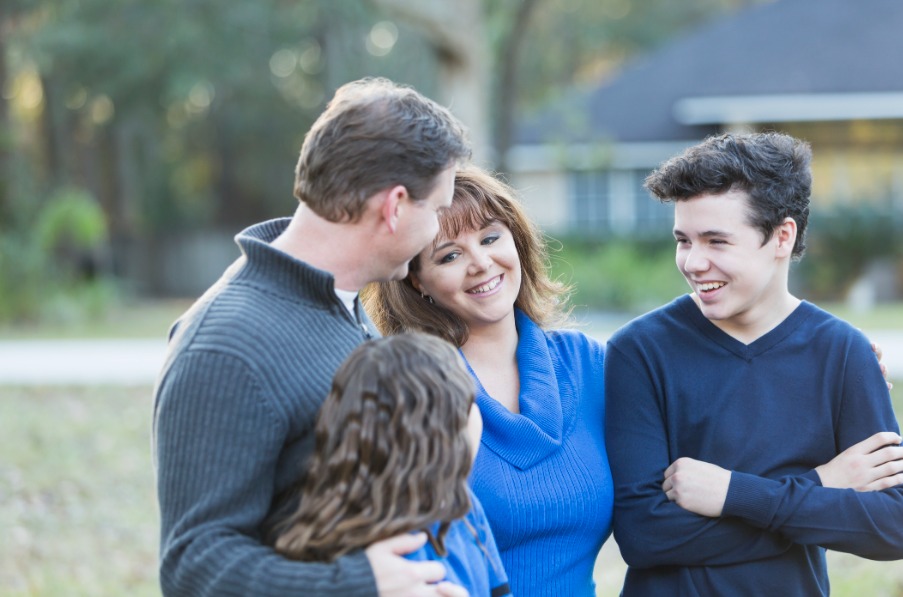 Família é importante fator na educação e treinamento dos filhos - Foto ilustrativa: SeventyFour by Getty Images/Internet