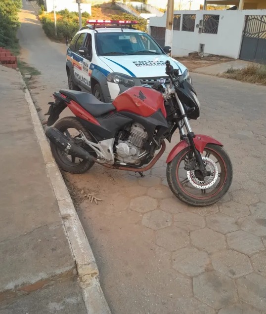 Moto foi recuperada pela PM - Foto: Divulgação/Polícia Militar