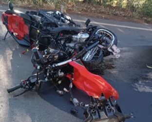 Motociclista teria feito ultrapassagem e invadido a contramão da pista - Foto: Reprodução/Mídias Sociais