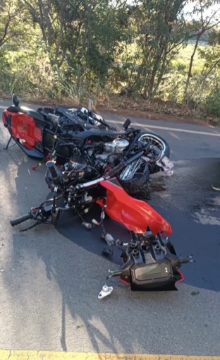 Motociclista teria feito ultrapassagem e invadido a contramão da pista - Foto: Reprodução/Mídias Sociais