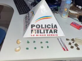 Drogas foram encontradas durante revista pessoal - Foto: Polícia Militar / Divulgação