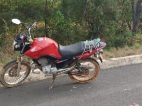 Moto foi apreendida - Foto: PMRv/Divulgação