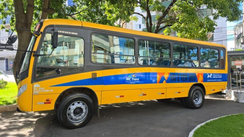 Ônibus gratuito, o "Vai e Vem 0800" tem itinerário pelo centro da cidade de segunda a sábado.