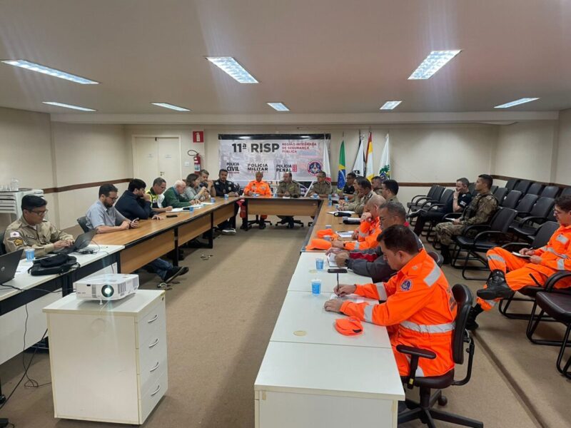 Reunião com forças de segurança em Montes Claros