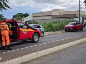 Corpo de bombeiros de Pirapora no local do acidente.