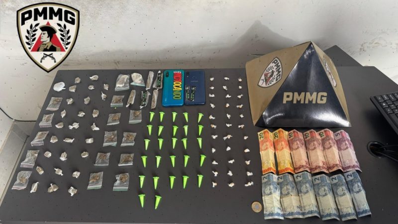 Entorpecentes apreendidos durante operação da Polícia Militar em bairro de Montes Claros