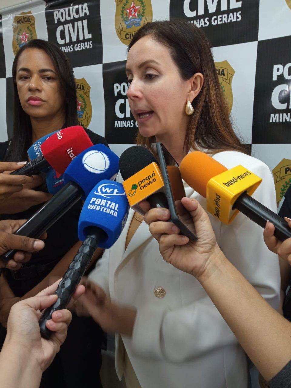 Delegada Karine Maia em coletiva - Foto: Divulgação/Redes Sociais