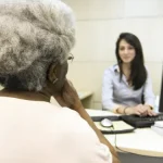 Beneficiário realizando a prova de vida