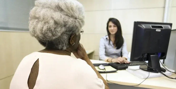 Beneficiário realizando a prova de vida